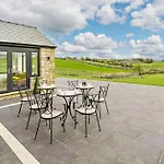 4 Bed In Penrith Oc-89957 Shap