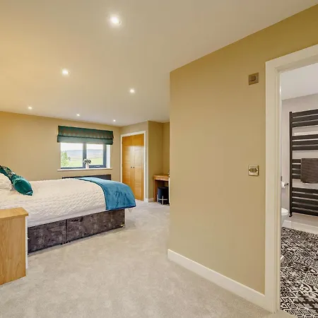 4 Bed In 89957 Holiday home Shap
