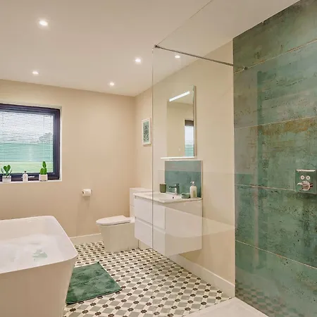4 Bed In Penrith Oc-89957 Shap