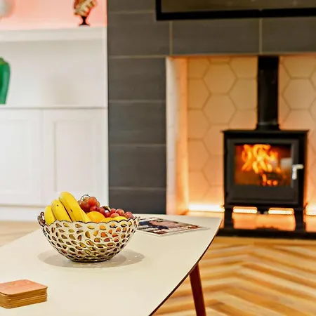 4 Bed In Penrith Oc-89957 Shap