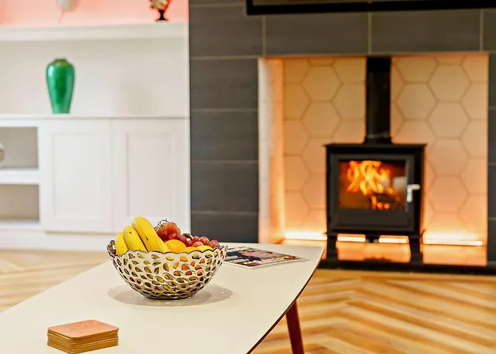 4 Bed In Penrith Oc-89957 Shap