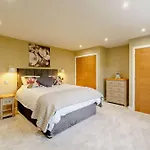 4 Bed In Penrith Oc-89957 بيت للعطل شاب
