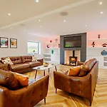4 Bed In Penrith Oc-89957 شاب