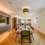4 Bed In Penrith Oc-89957 * شاب