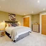 4 Bed In Penrith Oc-89957 بيت للعطل شاب